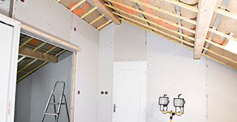 屋根や壁の改修工事